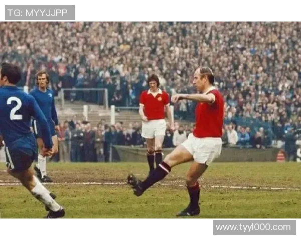 足球场上的传奇之路：一位足球明星的奋斗与荣耀故事